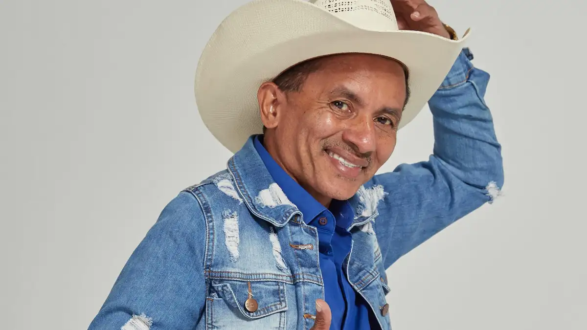 Manoel Gomes: A Trajetória do “Caneta Azul” Entre o Sucesso Viral e os Desafios da Fama