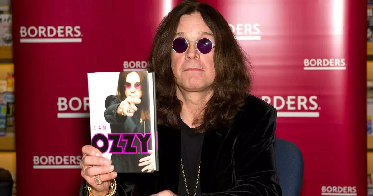 Livros de Ozzy Osbourne figuram entre os mais vendidos após sua morte