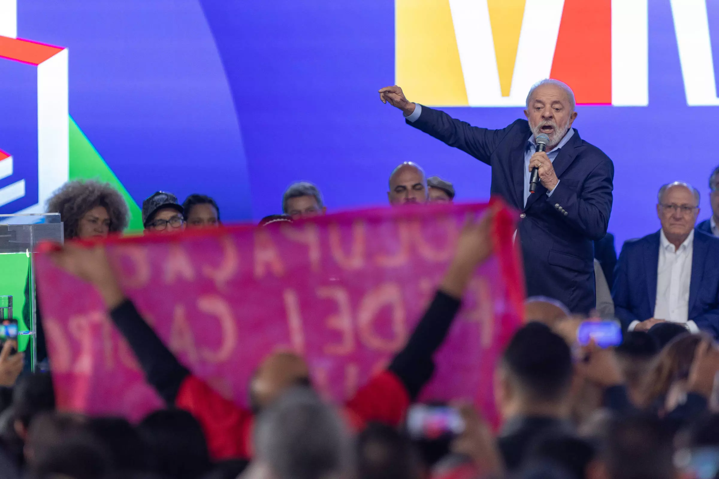Lula busca recuperar antigo cinturão vermelho do PT em SP