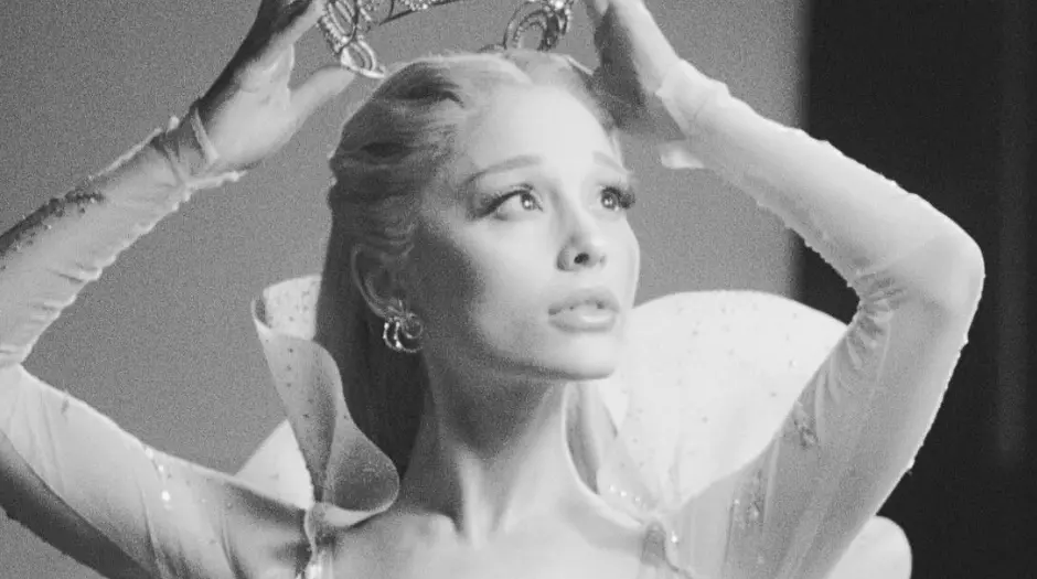 “Wicked”: Ariana Grande revela detalhes do novo visual de Glinda
