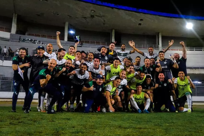 Coritiba oscila na Série B e não planeja novos reforços no returno