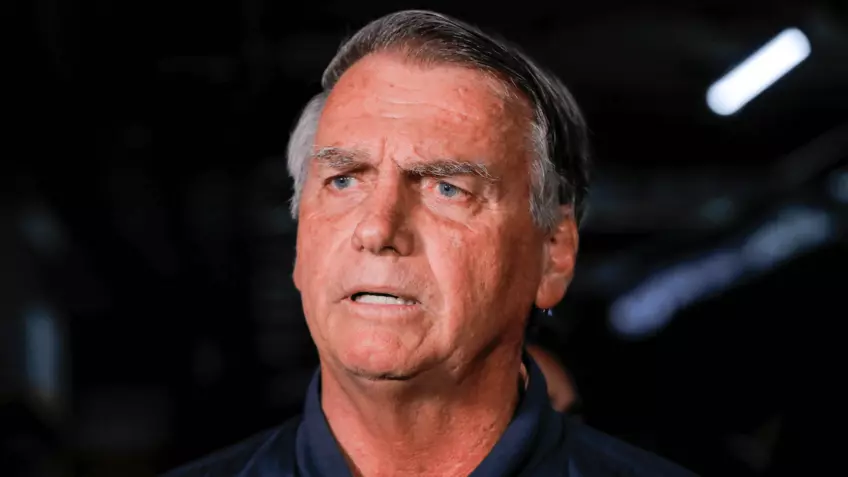 Defesa de Bolsonaro no STF nega violação de ordens de Moraes
