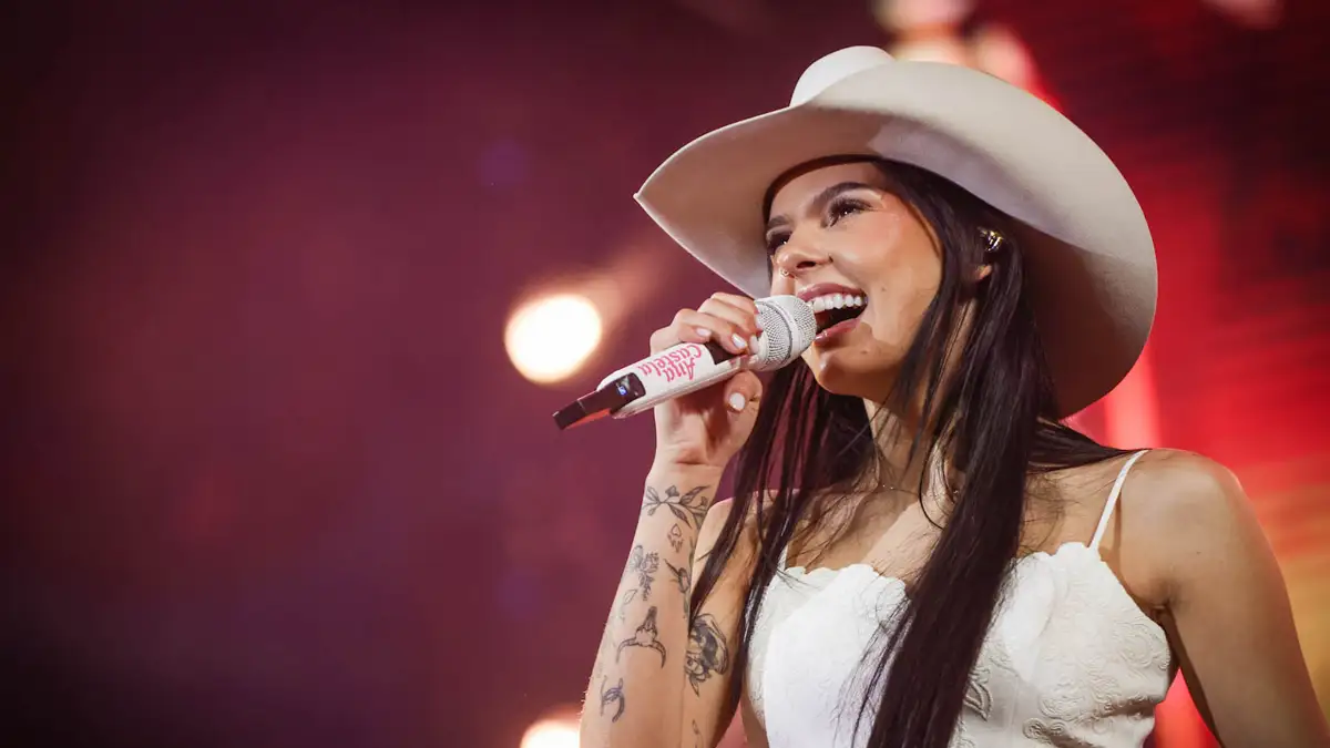 Biografia de Ana Castela revela origem humilde e sucesso relâmpago
