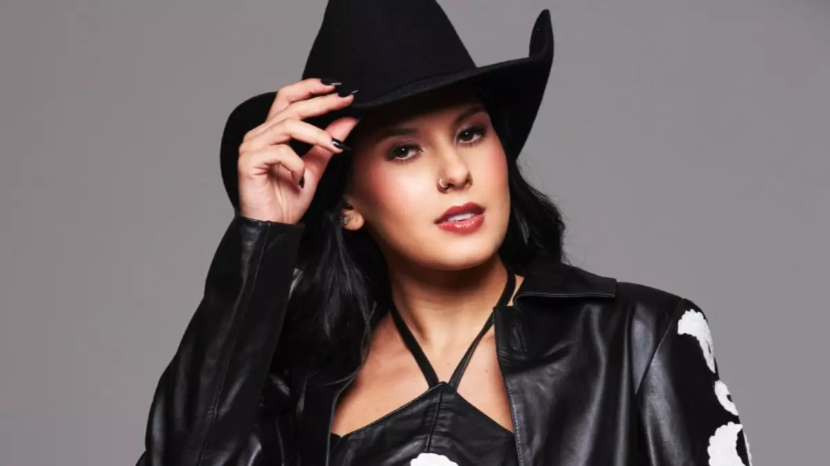 Ana Castela desabafa sobre perseguição após chorar em show em MG