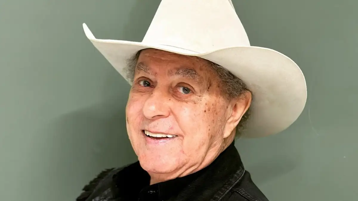 Cantor Sertanejo reaparece e diz: ‘Estou vivo e cantando muito’