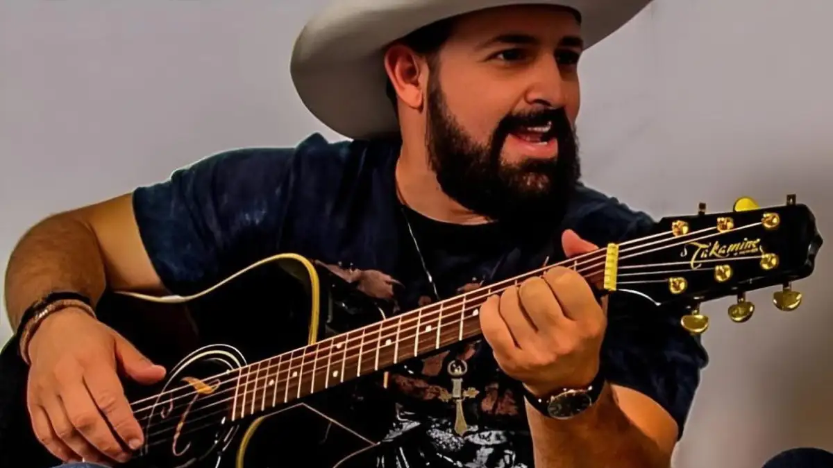 Cantor sertanejo Davi Magalhães é executado durante reunião em imobiliária
