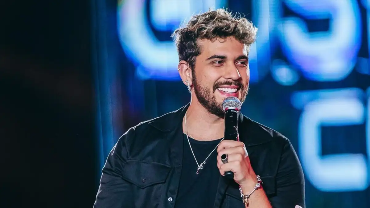 Biografia de Gustavo Mioto; O cantor e compositor que se tornou fenômeno nas rádios e na internet