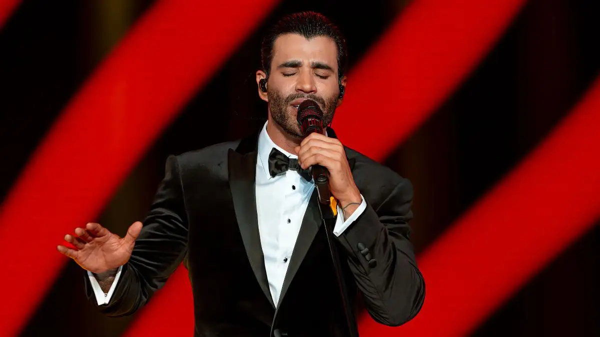 Gusttavo Lima estreia “O Embaixador Classic” em Curitiba com orquestra e hits repaginados