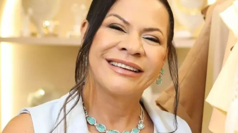 Mãe de Marília é flagrada aos prantos após perder guarda do neto