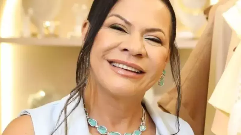 Mãe de Marília é flagrada aos prantos após perder guarda do neto