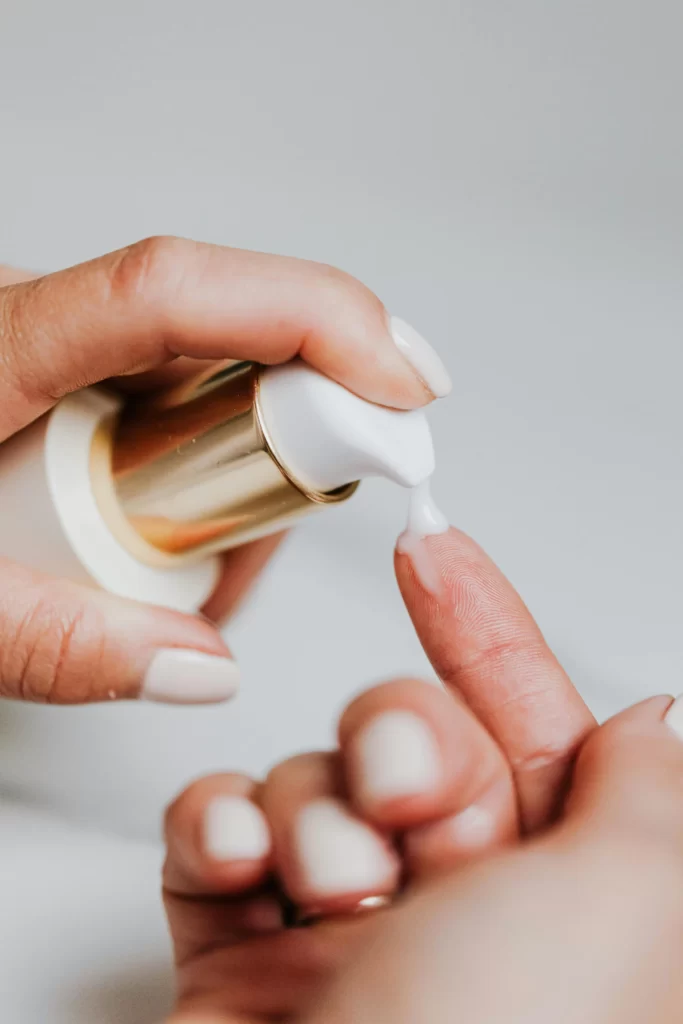 Leite de cabra: É bom para hidratar a pele no skincare?