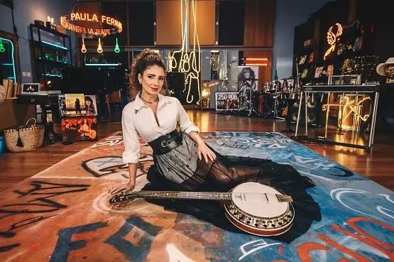 Paula Fernandes se apresenta na Festa do Rioesperense 2025
