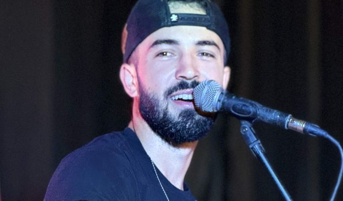Léo Garcia: Carreira e Lançamento de Música na Rádio Caparaó