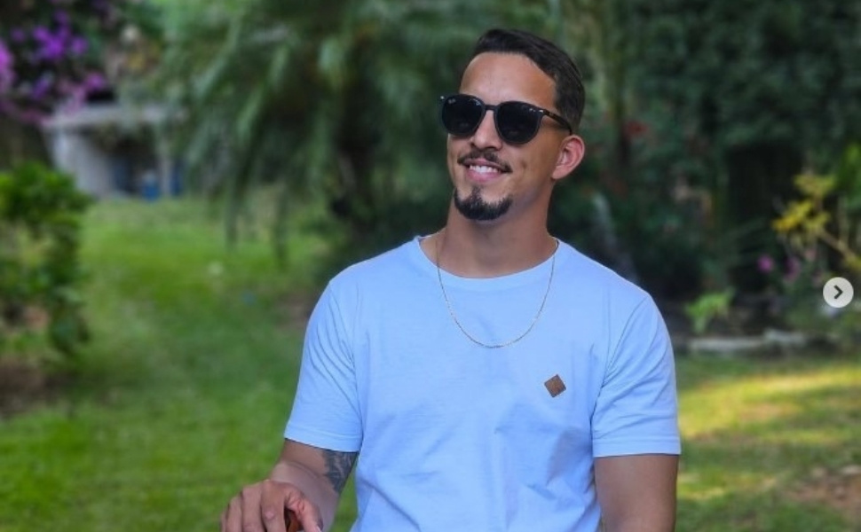 Cantor bate em vaca e sofre acidente no Sul do ES | Tribuna Online