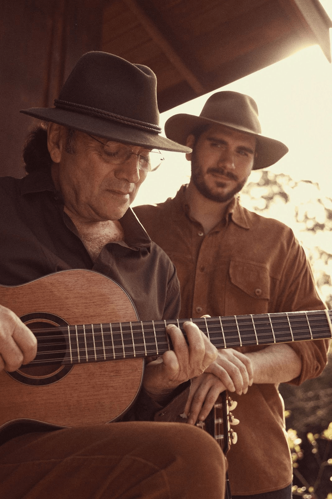 Almir e Gabriel Sater lançam turnê inédita pelo Brasil