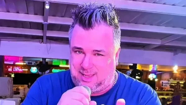 Cantor sertanejo Bill