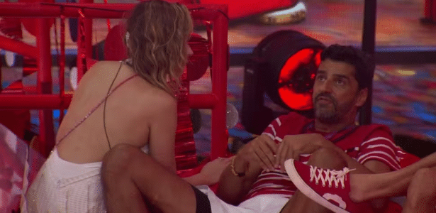 ana paula renault e alberto cowboy discutem durante festa