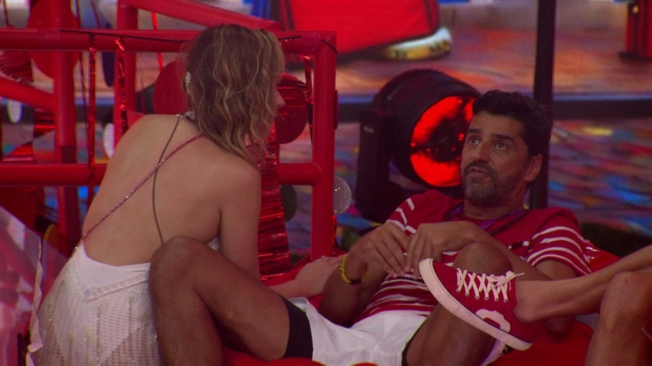 bbb 26 ana paula provoca e cowboy se irrita e mostra os dedos do meio chata pra caramba 1575