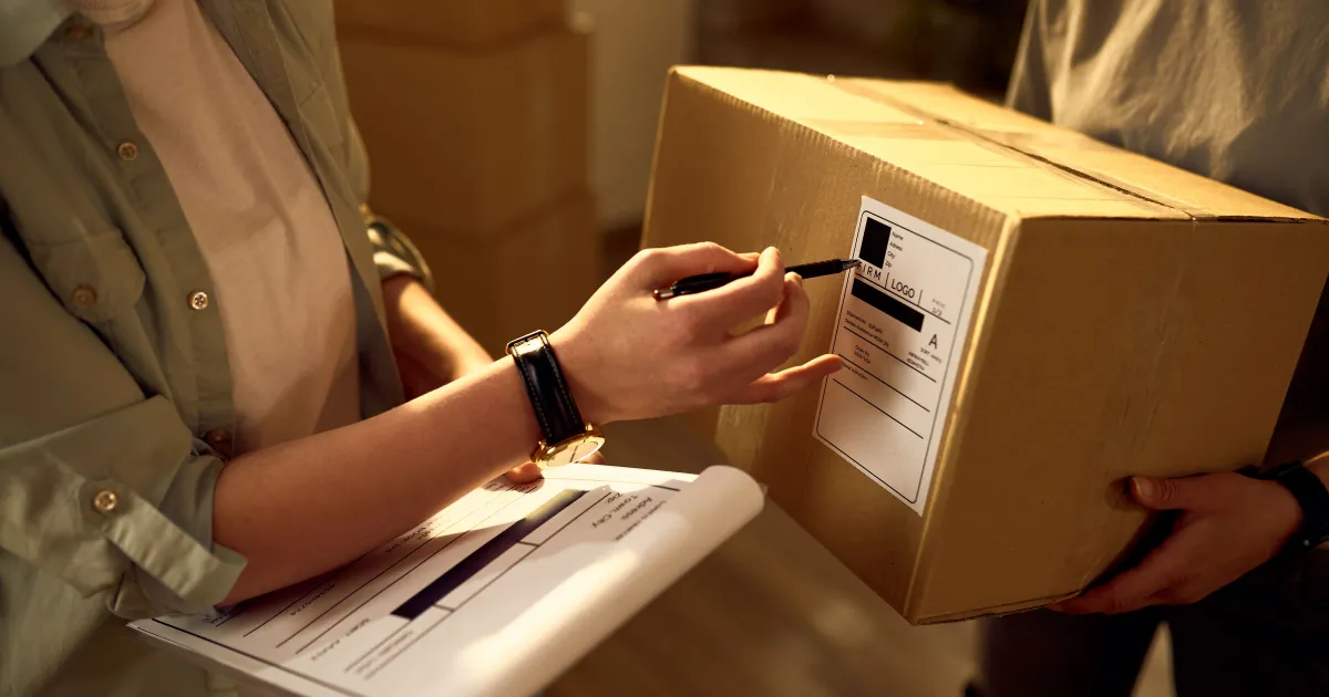 Destruindo Etiquetas de Embalagens: Entenda a Importância dessa Prática!