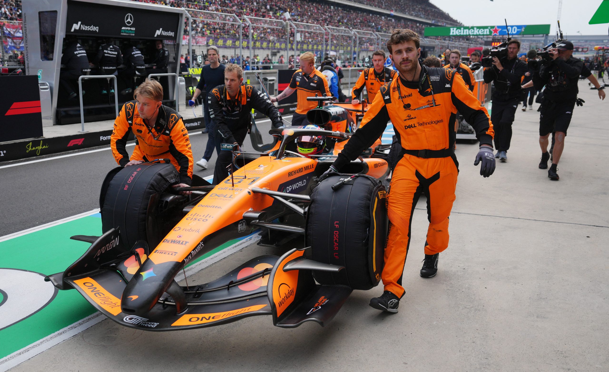 McLaren: "Coincidência infeliz" explica abandono duplo antes da largada