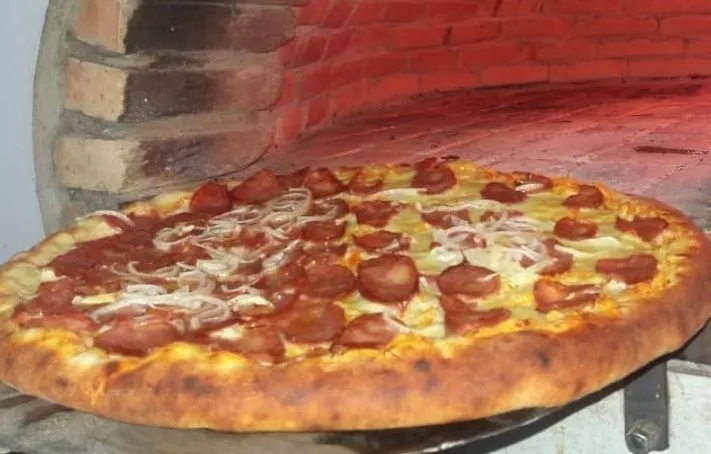 Mulher morre e mais de 100 ficam hospitalizados após comer pizza em Pombal: o que aconteceu?