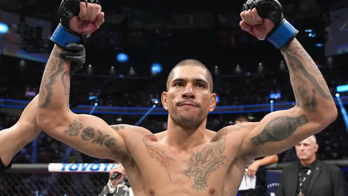 Campeão do UFC Alex Poatan chorou ao assistir depoimento do pai sobre sua trajetória