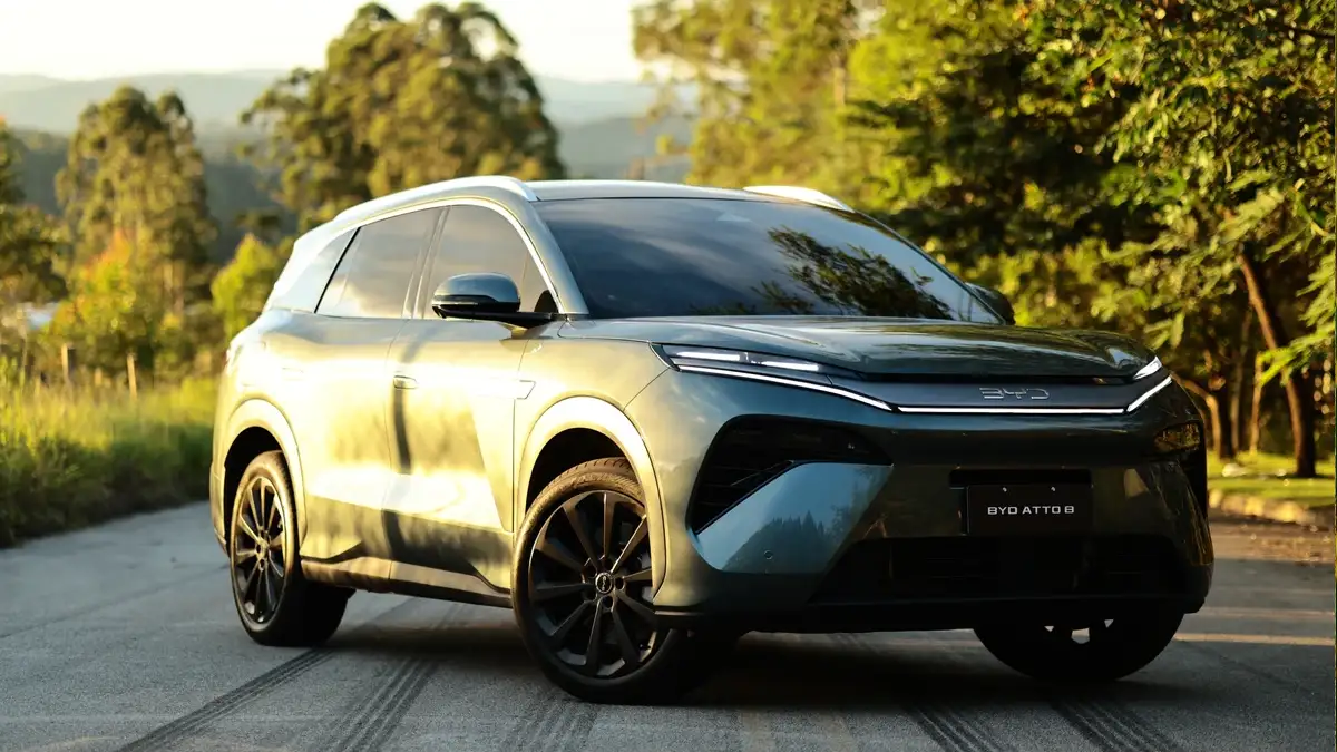 BYD Atto 8 estreia no Brasil como híbrido mais caro da marca com 488 cv e autonomia elétrica de 111 km