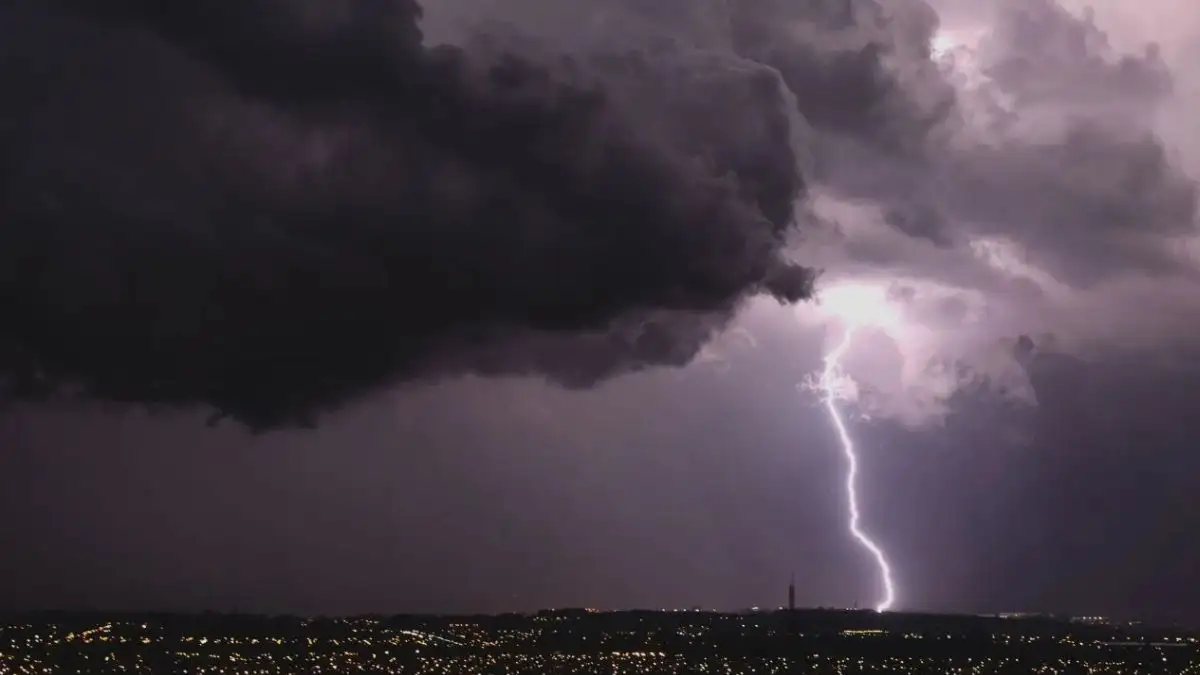 Frente fria e calor intenso marcam a previsão do tempo para esta sexta (13) no Brasil