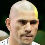 Alex Poatan perde título de campeão do UFC: Entenda a decisão oficial