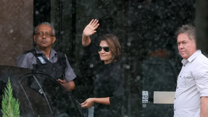 Moraes cobra defesa sobre formação do irmão de Michelle como cuidador de Bolsonaro